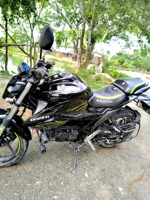 সুজুকি জিক্সার ২০২৪ ব্ল্যাক
