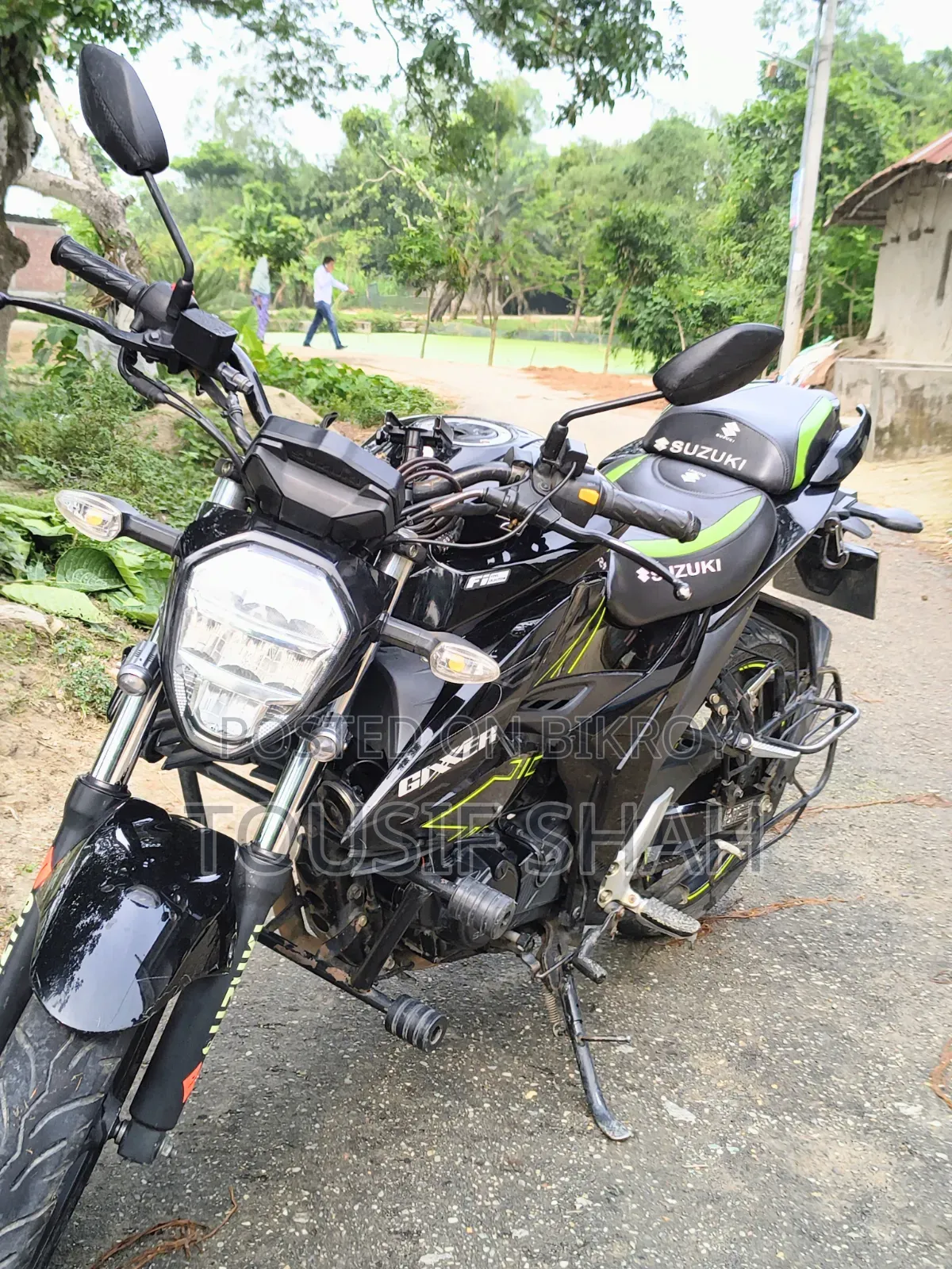 সুজুকি জিক্সার ২০২৪ ব্ল্যাক