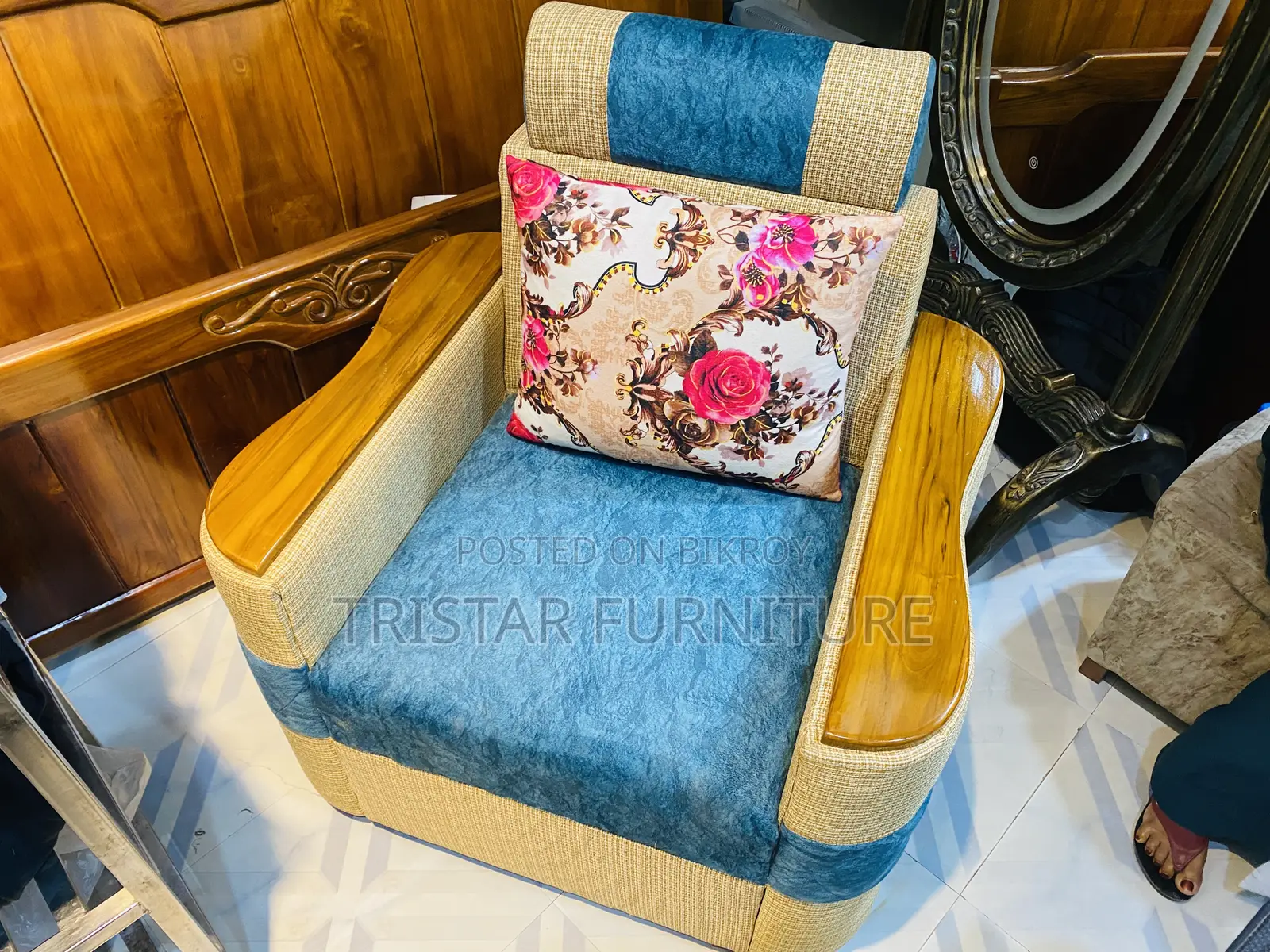 Amazing Sofa Set at Low Price