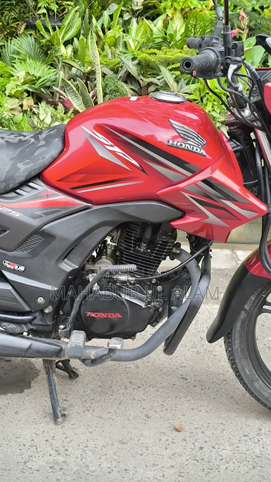 Honda CB 2023 Red