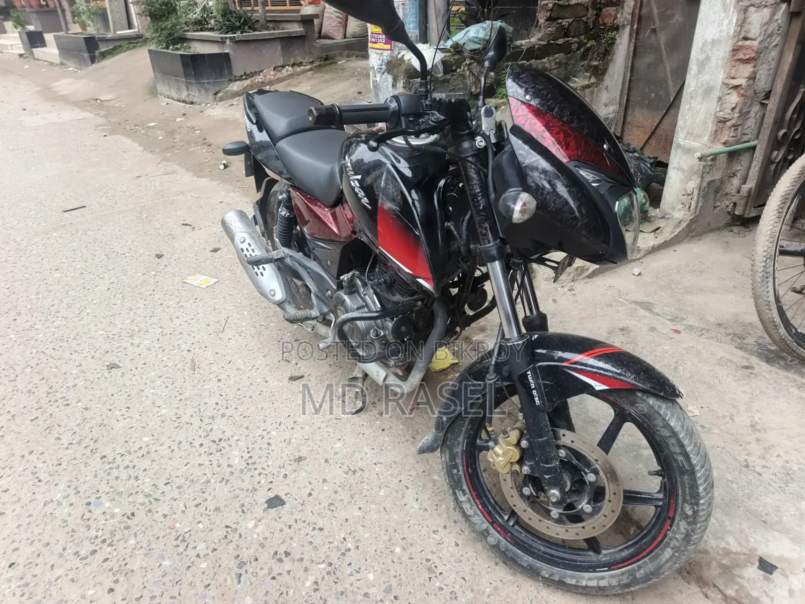 বাজাজ পালসার ১৫০ ২০১৮ ব্ল্যাক