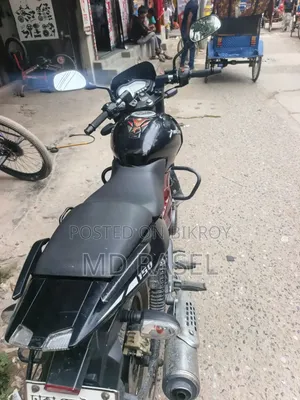বাজাজ পালসার ১৫০ ২০১৮ ব্ল্যাক