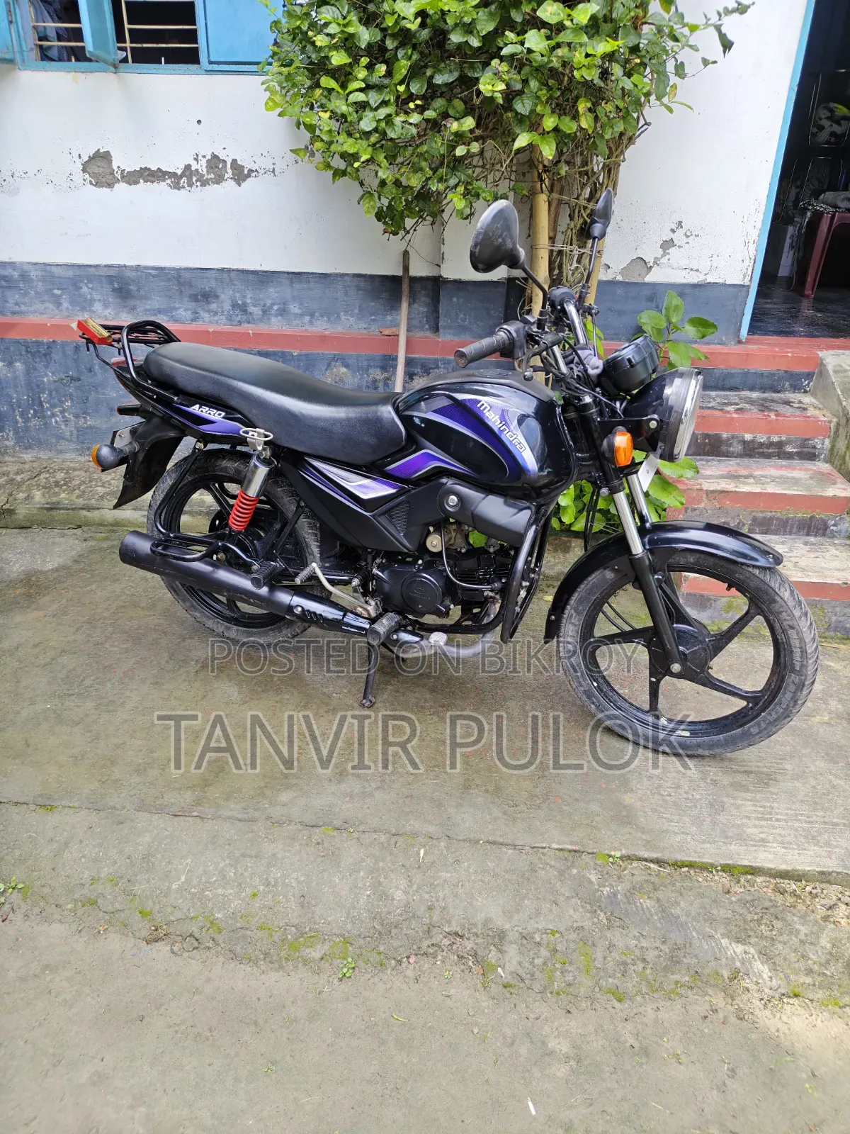 মাহিন্দ্রা সেঞ্চুরো ২০১৬ ব্ল্যাক