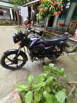 মাহিন্দ্রা সেঞ্চুরো ২০১৬ ব্ল্যাক