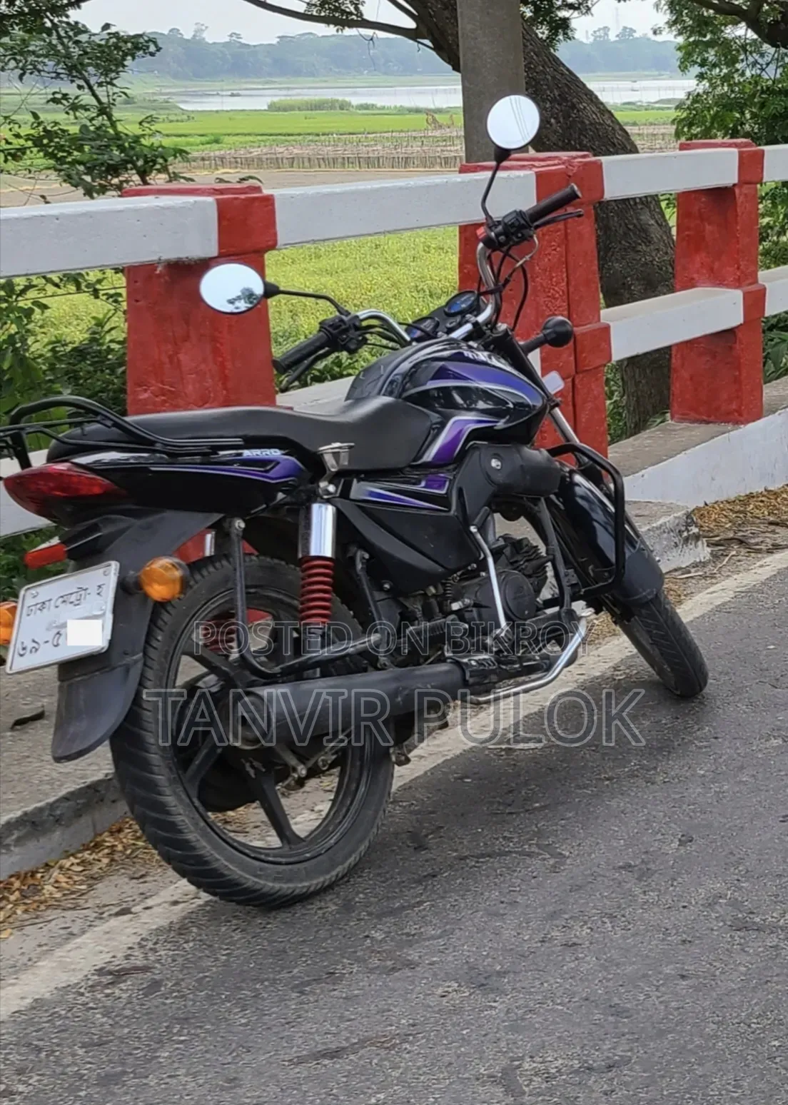 মাহিন্দ্রা সেঞ্চুরো ২০১৬ ব্ল্যাক