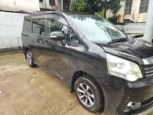 টয়োটা নোয়া ২০১১ ব্ল্যাক