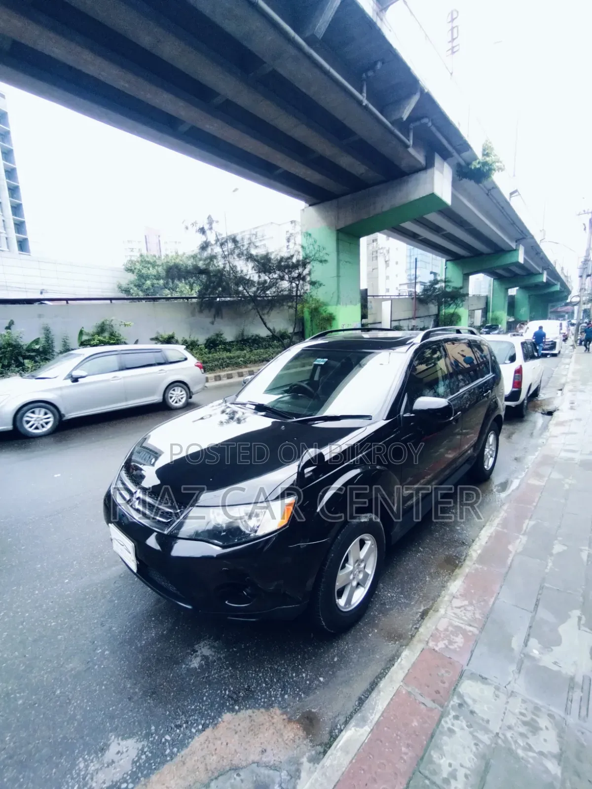 মিতসুবিশি আউটল্যান্ডার ২০১০ কালো