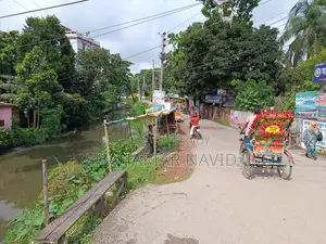 এই জমি বিক্রি হবে