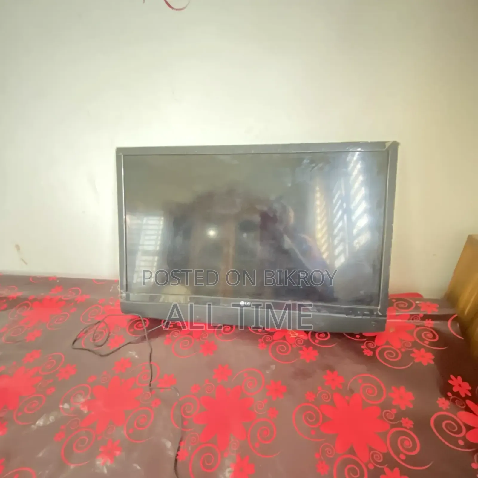 LG 24 Inch LED TV / Monitor (Good Condition)