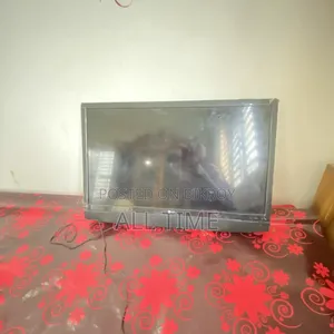 LG 24 Inch LED TV / Monitor (Good Condition)