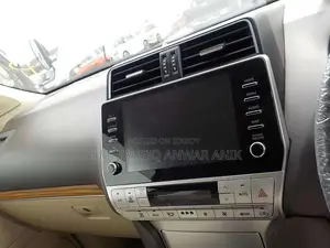 টয়োটা ল্যান্ড ক্রুজার প্রাডো ২.৭ ২০২১ পার্ল