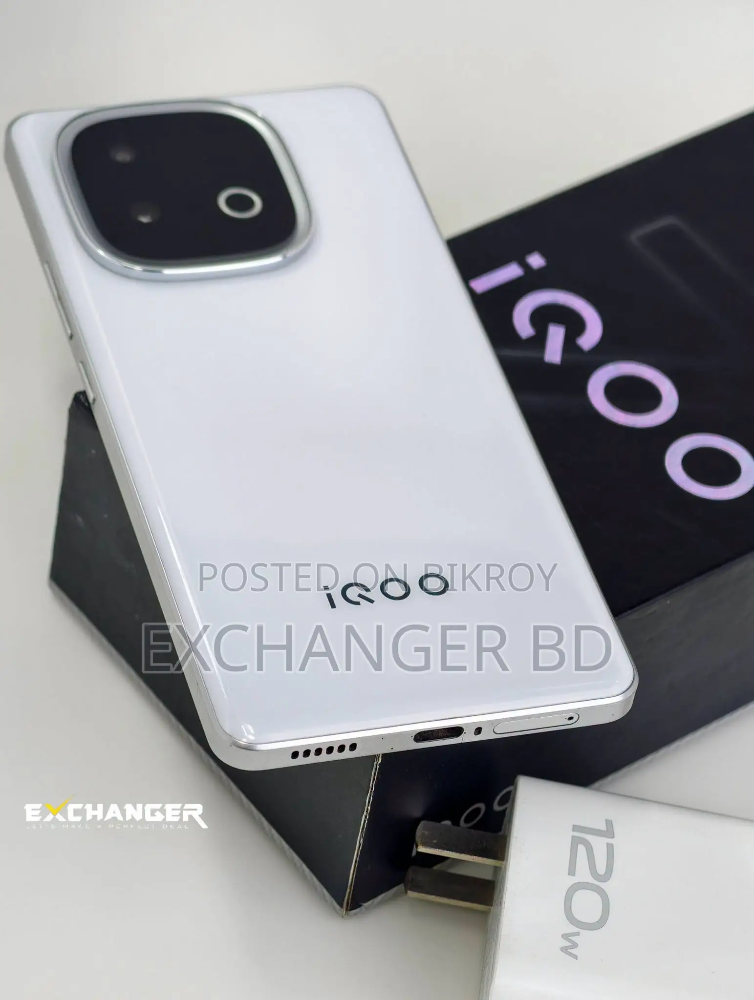 iQOO 256 GB White
