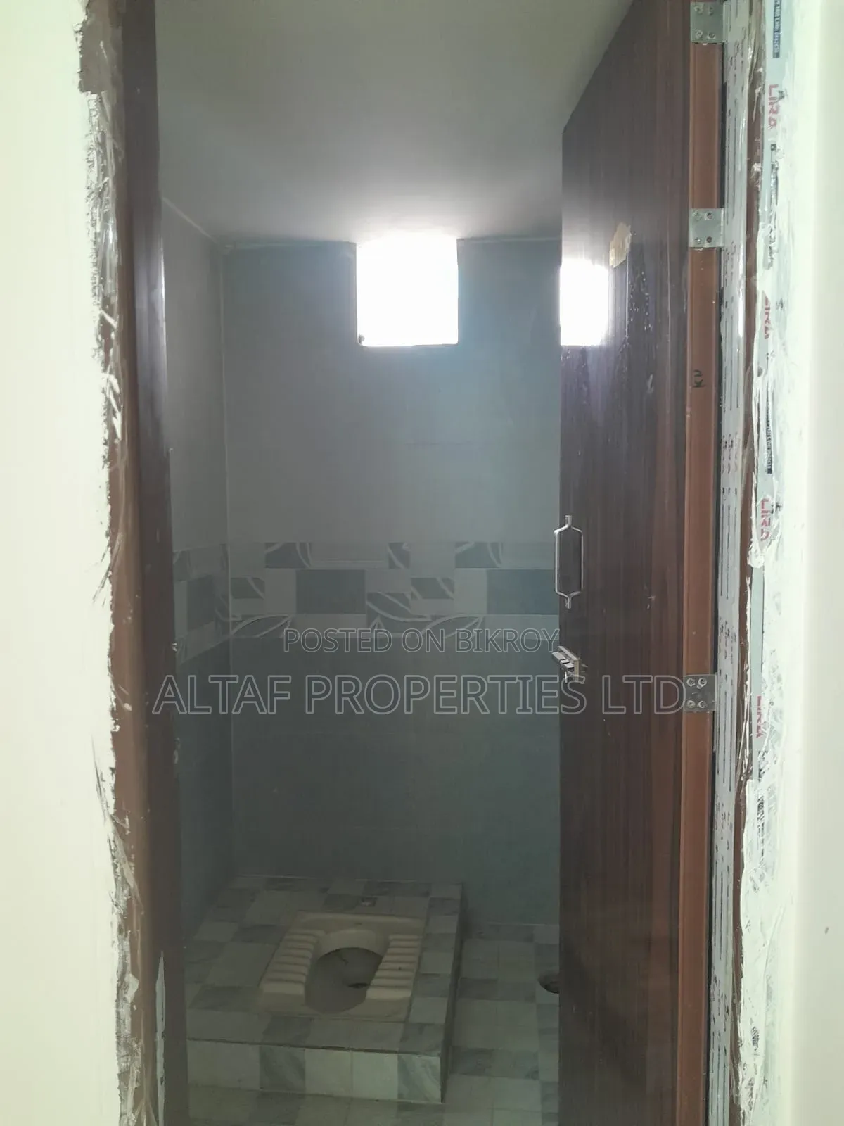 মোহাম্মদপুরের মনোয়ার ম্যানসনে ৩ বেডরুমের অ্যাপার্টমেন্ট বিক্রয়