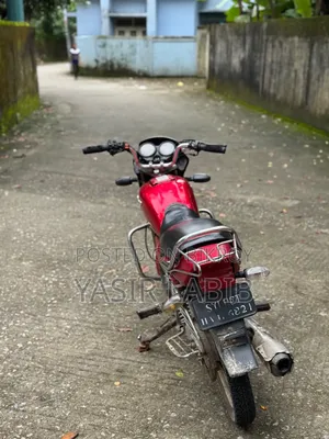 হিরো স্প্লেন্ডার প্লাস ২০০৪ রেড