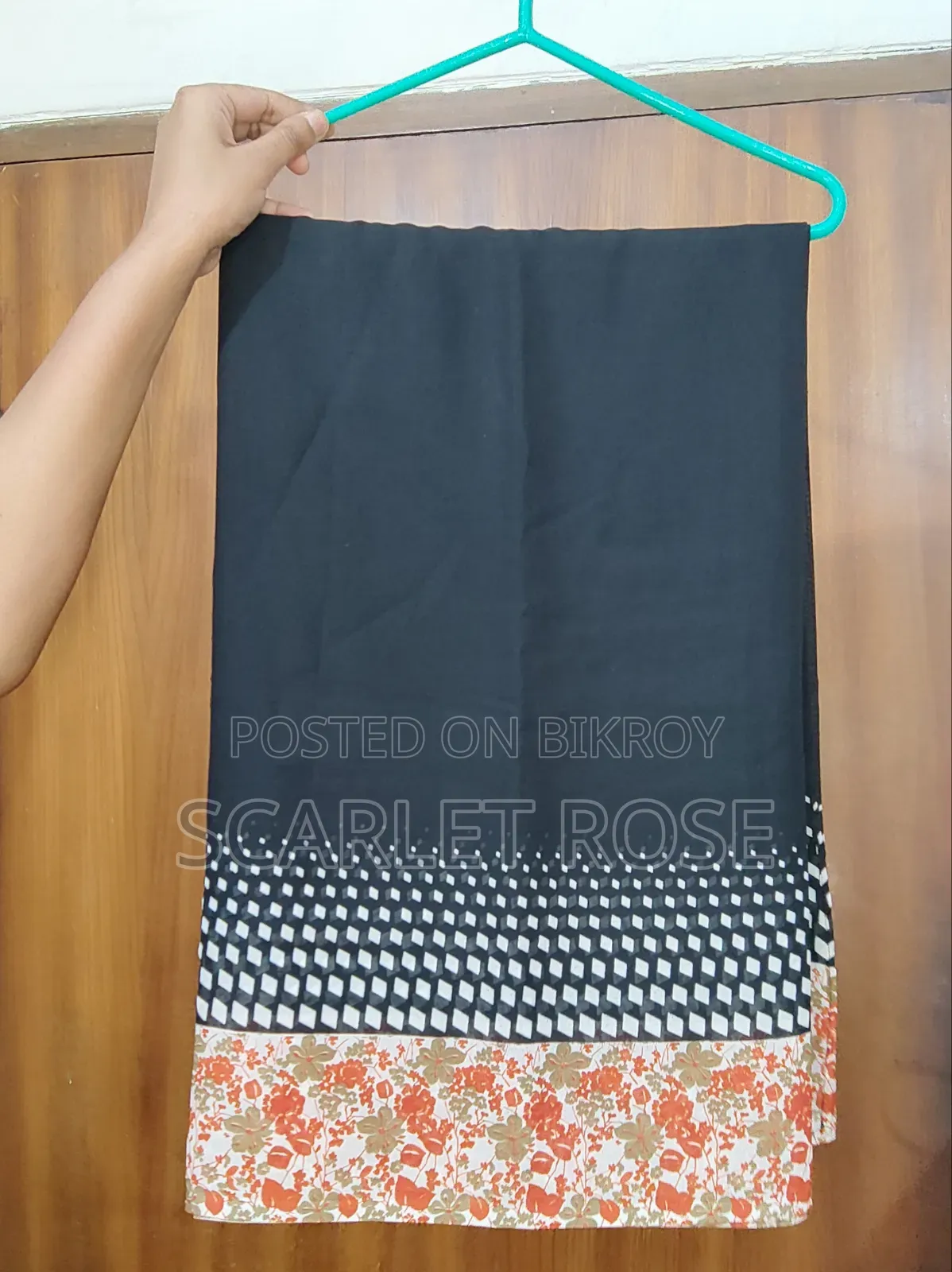 কালো জর্জেট শাড়ি