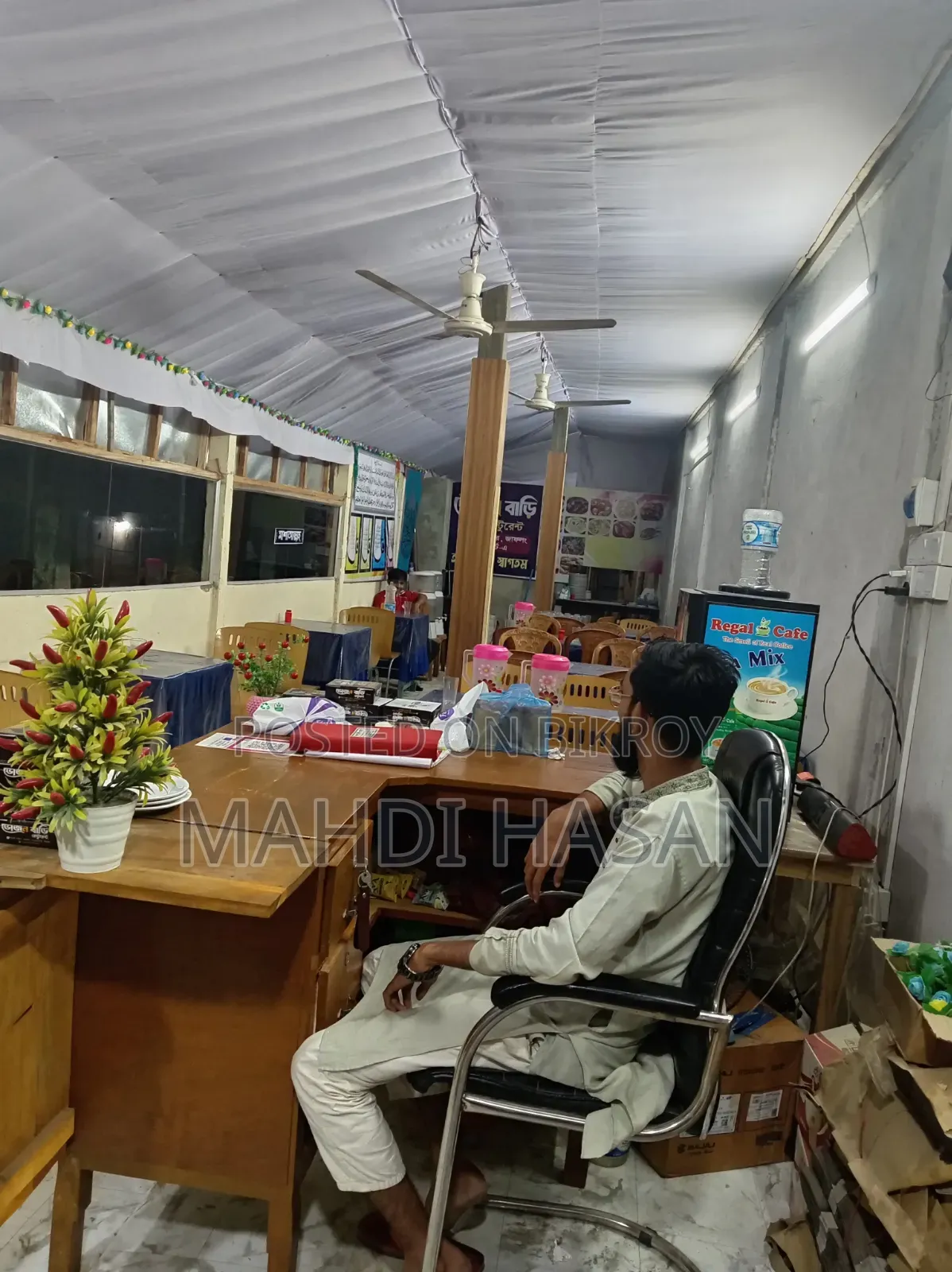 রেস্টুরেন্ট ম্যানেজার/হিসাব রক্ষক