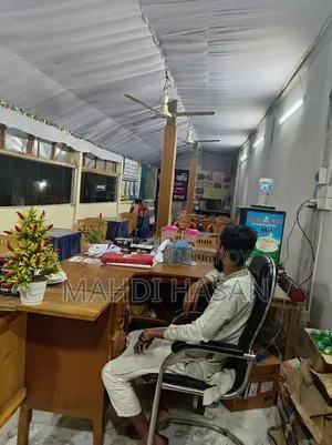 রেস্টুরেন্ট ম্যানেজার/হিসাব রক্ষক