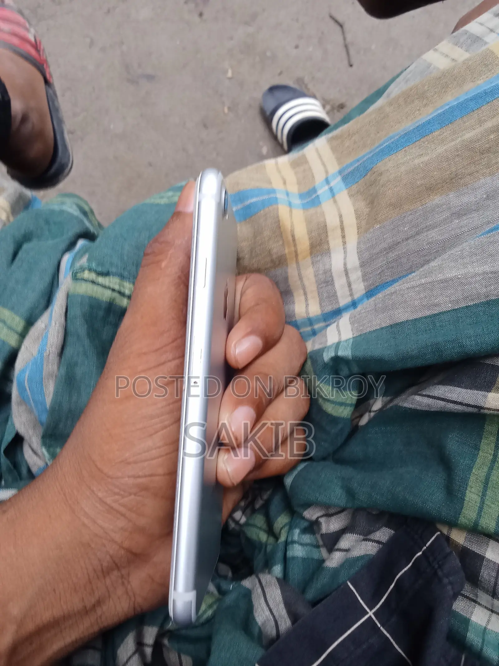 অ্যাপল আইফোন ৭ ৩২ জিবি সিলভার