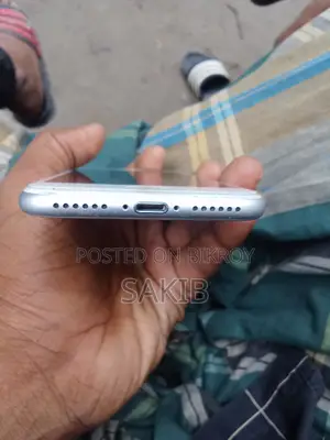 অ্যাপল আইফোন ৭ ৩২ জিবি সিলভার