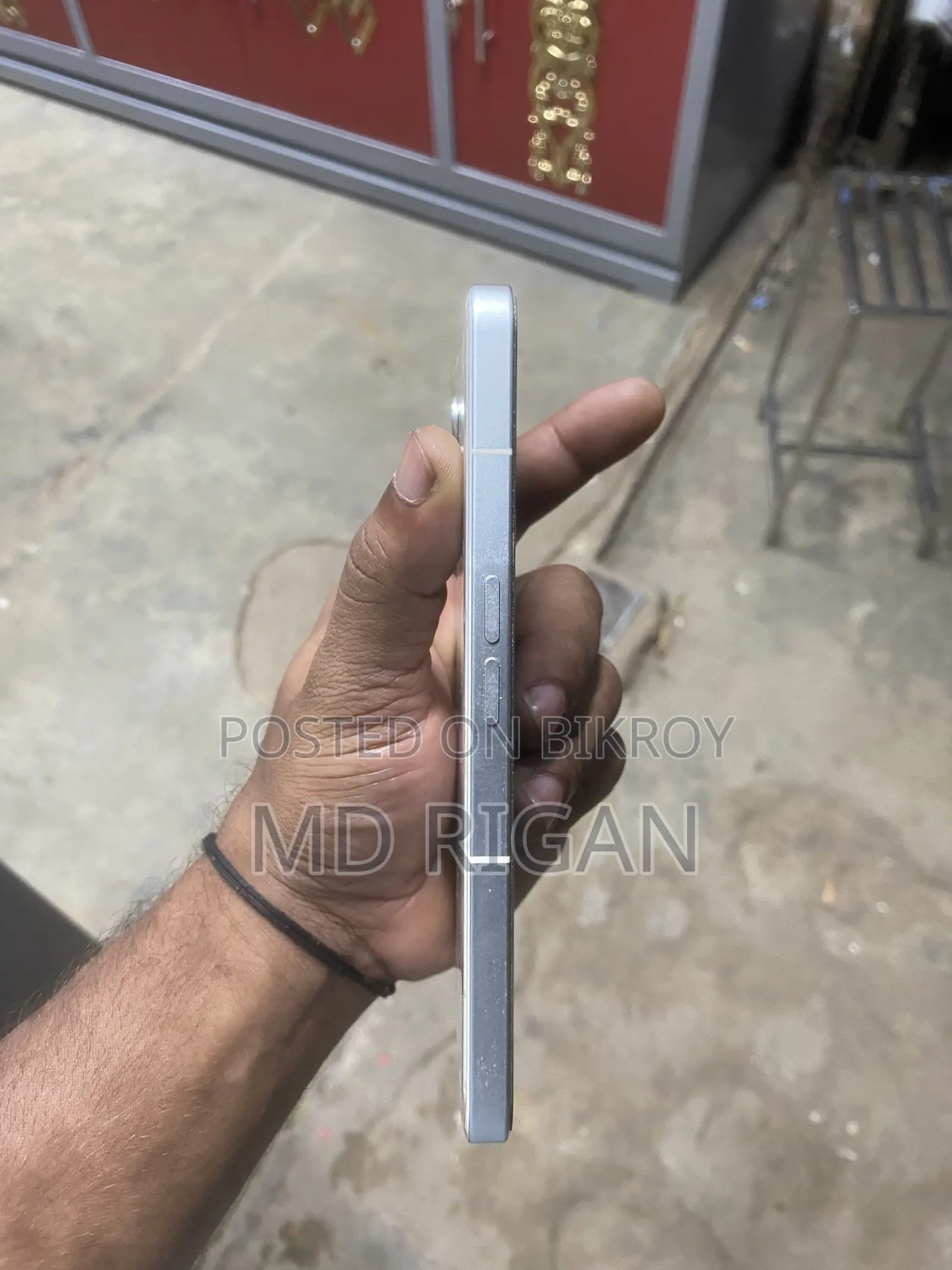 নাথিং ফোন ২ ১২৮ জিবি হোয়াইট