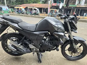 ইয়ামাহা এফজেড ২০১৮ কালো