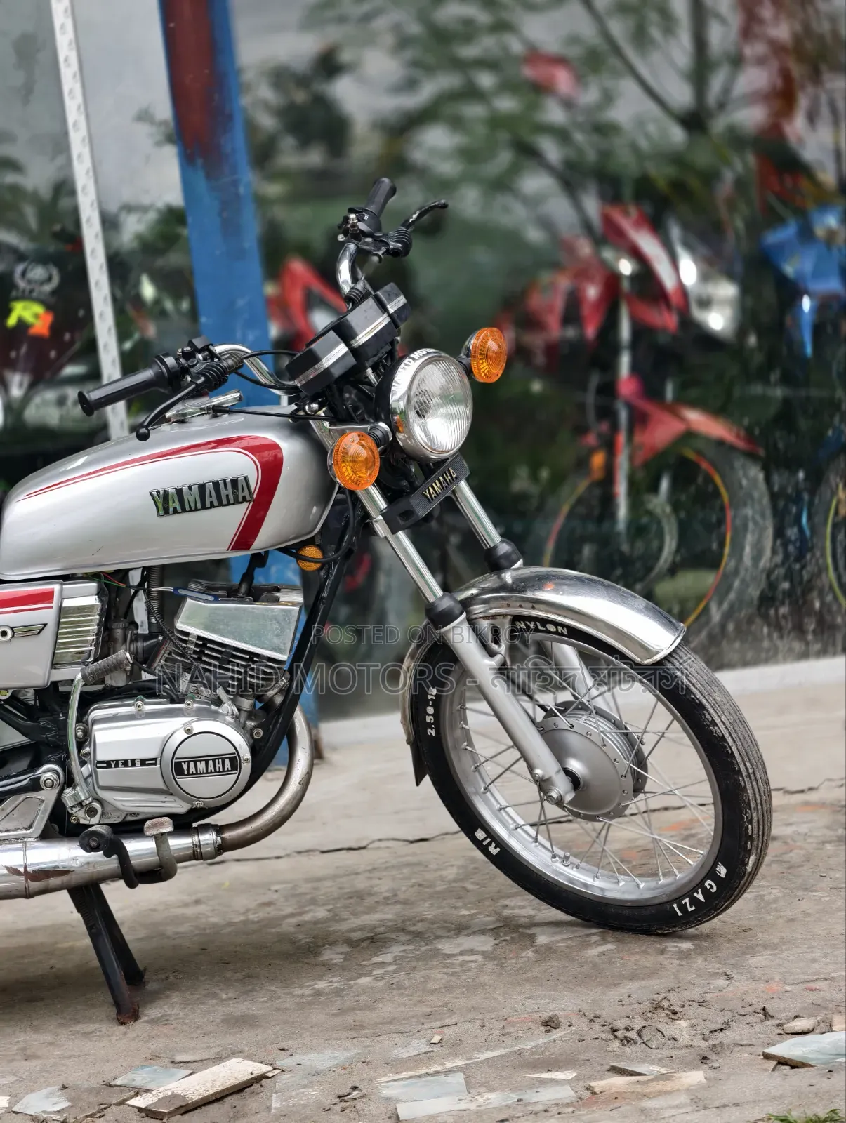 ইয়ামাহা ১৯৯৫ সিলভার