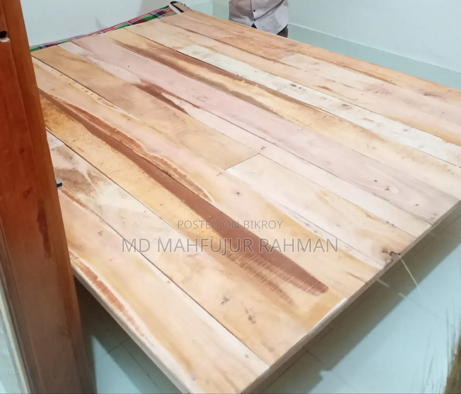 মেহেগুনী কাঠের চৌকি