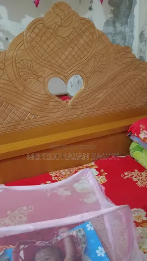 একটি খাট বিক্রি করবো