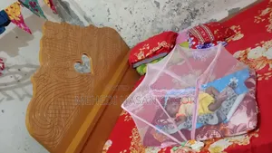 একটি খাট বিক্রি করবো