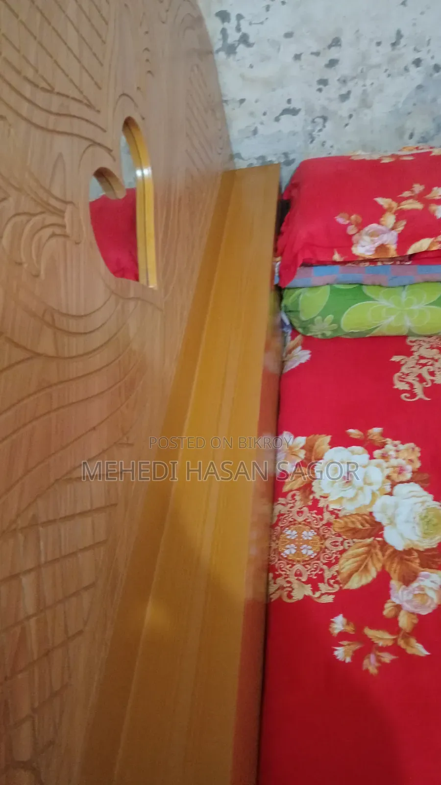 একটি খাট বিক্রি করবো