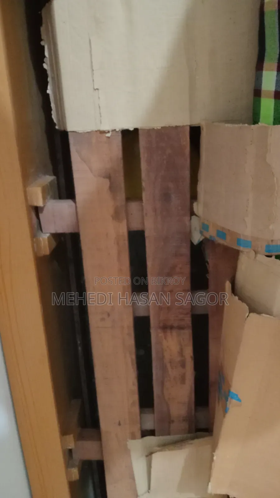 একটি খাট বিক্রি করবো
