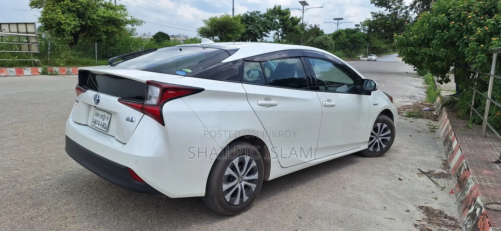 Toyota Prius 2019 Pearl