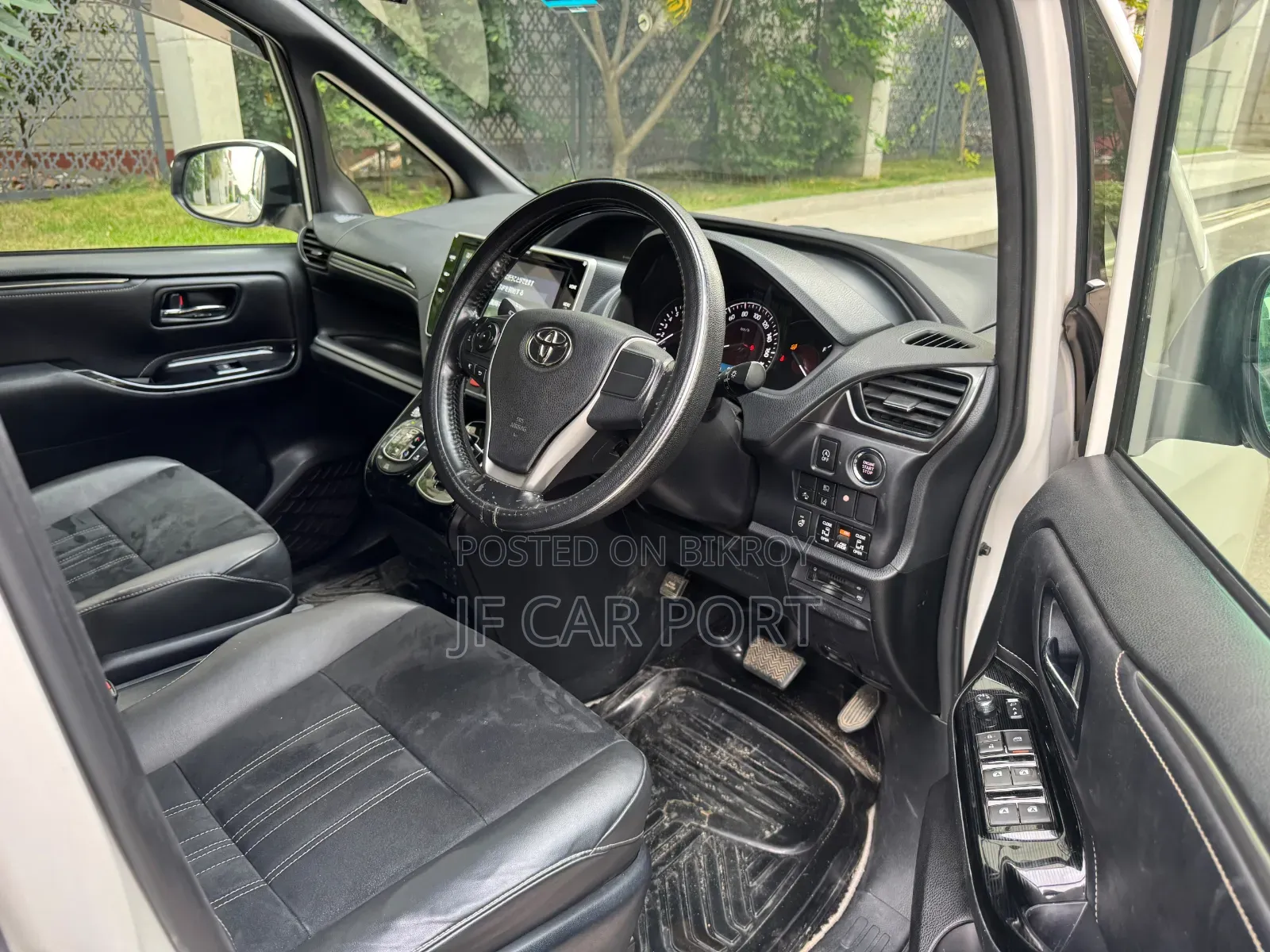 Toyota Noah 2019 Pearl