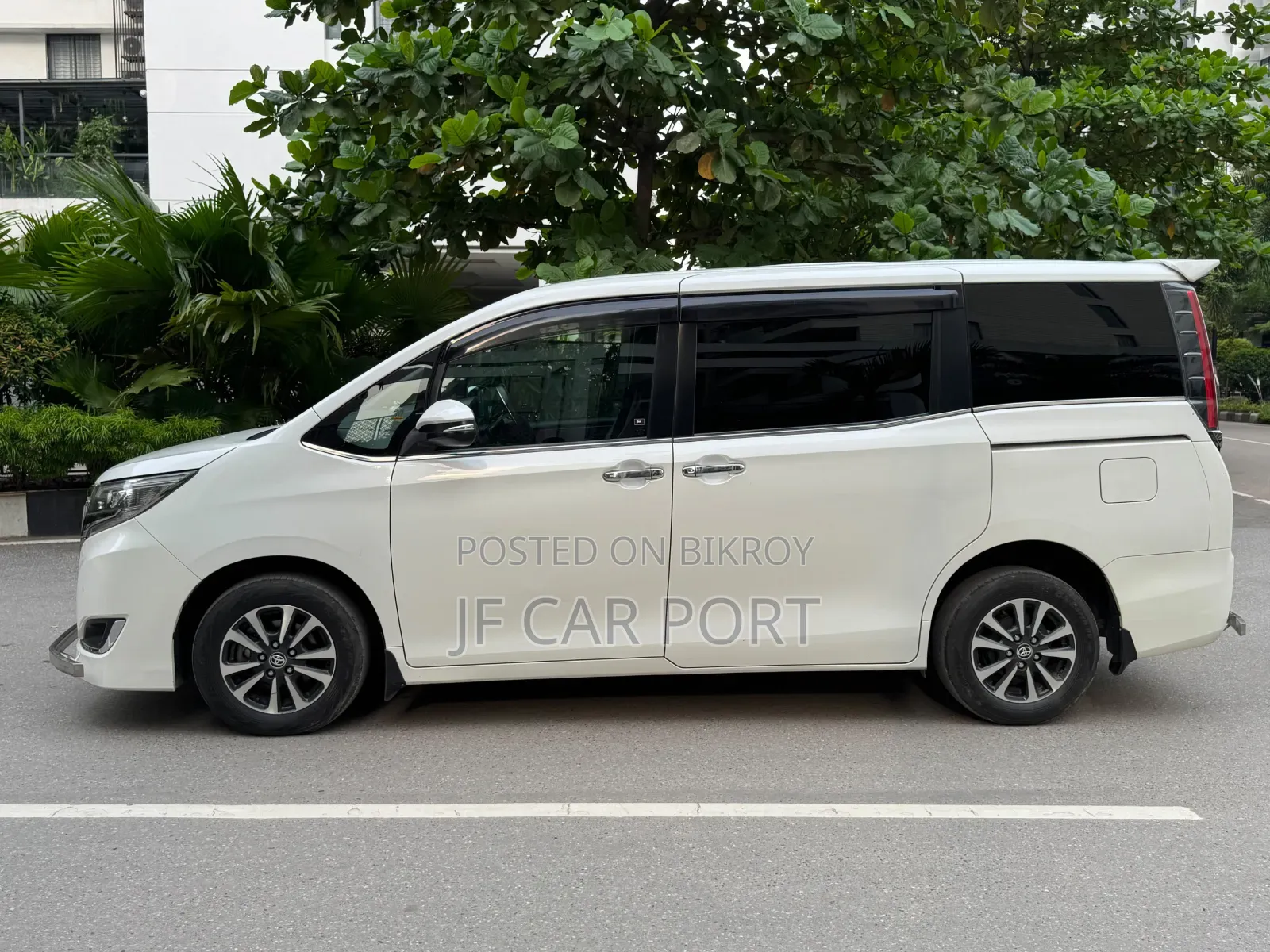 Toyota Noah 2019 Pearl