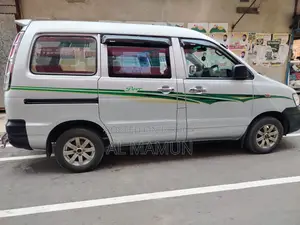 Toyota Coaster 2010