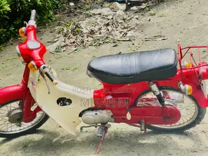 Honda 1982 Red