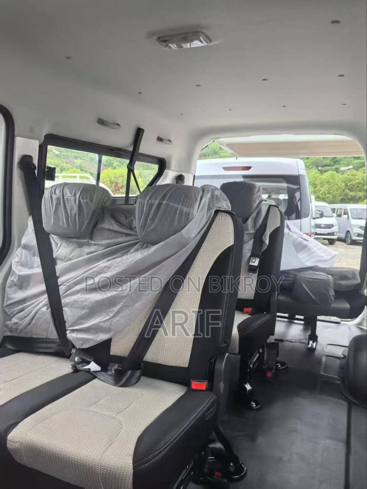 New Bus 2025 White