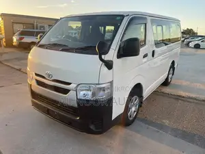 Toyota HiAce 2021 White