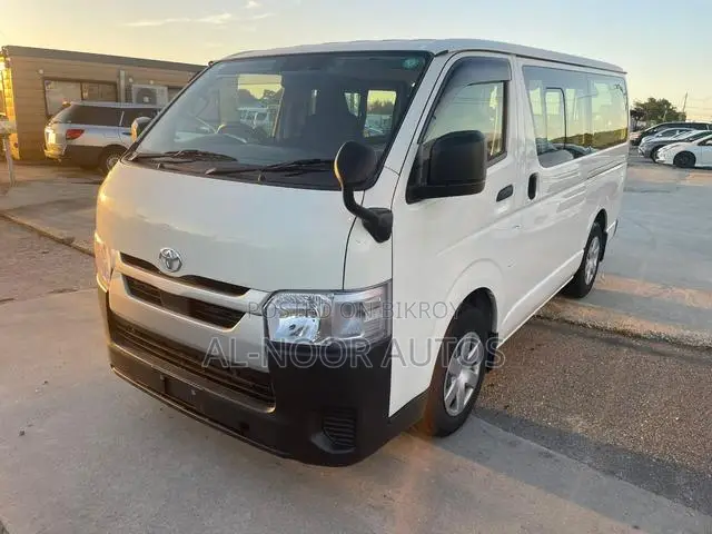 Toyota HiAce 2021 White