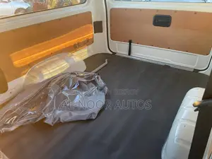 Toyota HiAce 2021 White