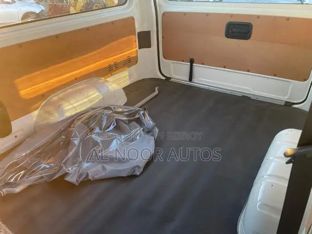Toyota HiAce 2021 White