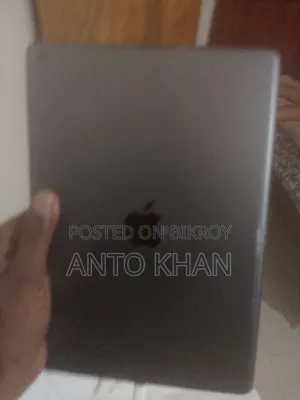 Apple iPad 9.7 32 GB Black