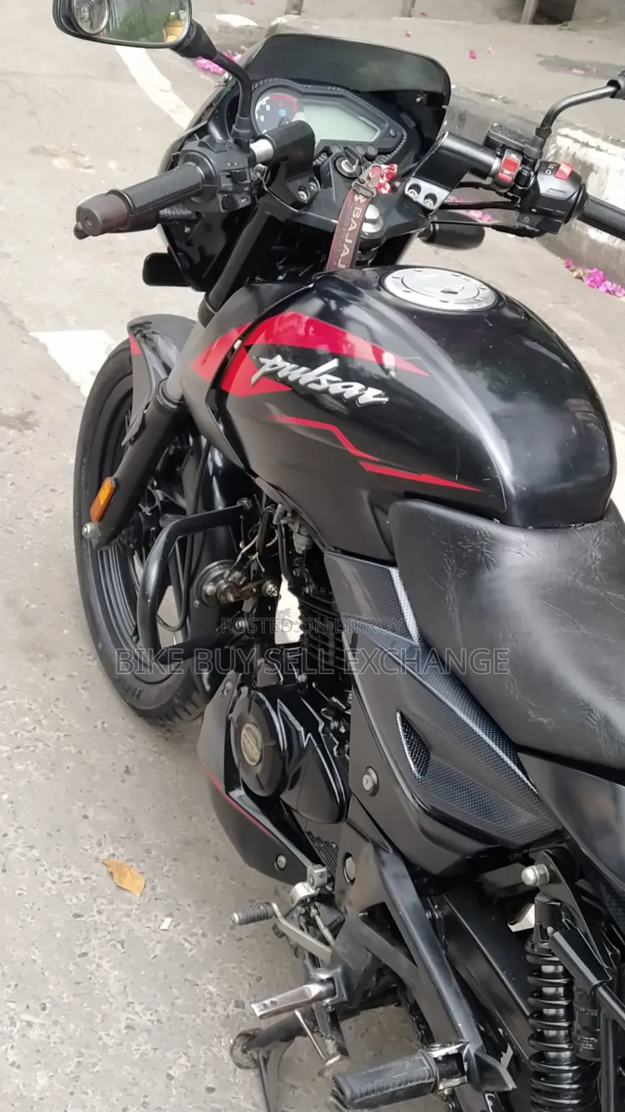 বাজাজ পালসার ১৫০ ২০২২ ব্ল্যাক
