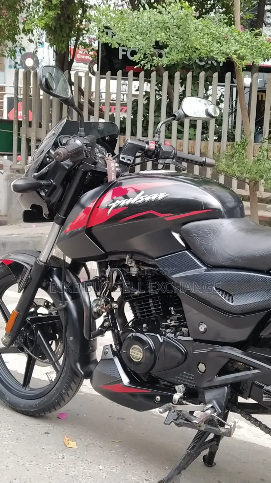 বাজাজ পালসার ১৫০ ২০২২ ব্ল্যাক