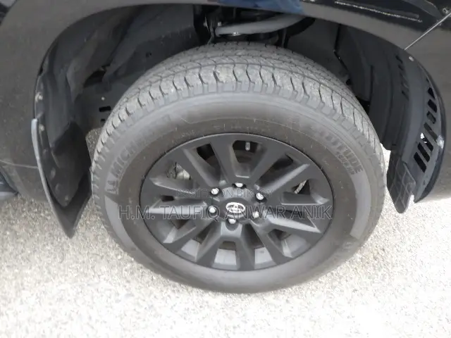 Toyota Land Cruiser Prado 2.7 2023 Black