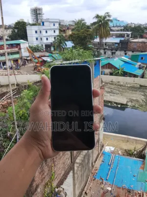অ্যাপল আইফোন ১১ ৬৪ জিবি সাদা