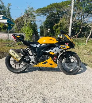 Suzuki Gixxer 2022 Yellow