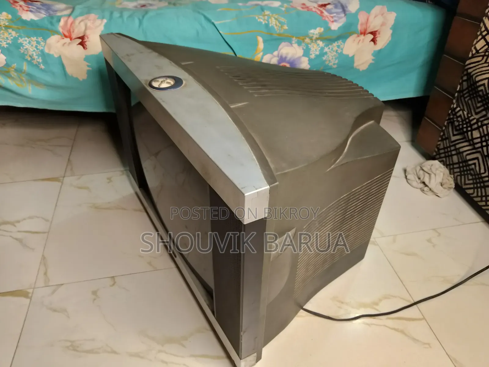 র্যাংস আরসি২১১৪ ২৪-ইঞ্চি সিআরটি (টিউব) কালার টেলিভিশন