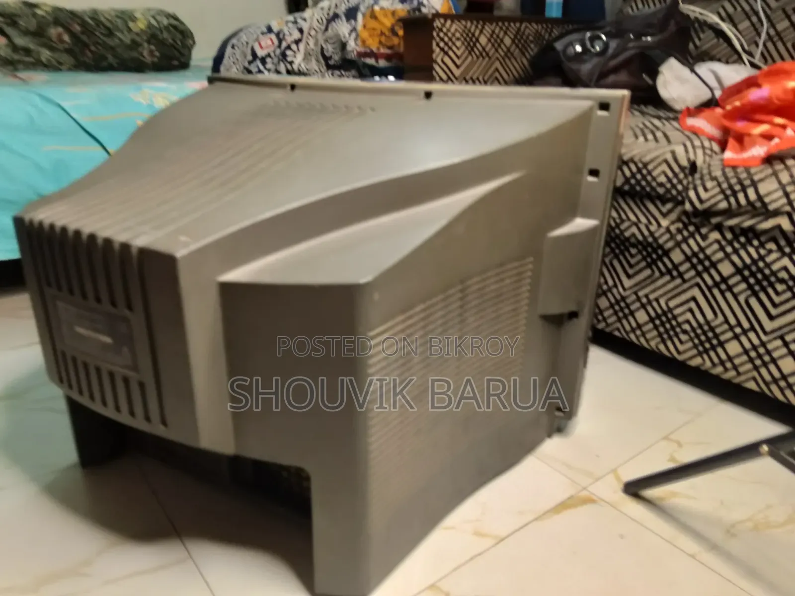 র্যাংস আরসি২১১৪ ২৪-ইঞ্চি সিআরটি (টিউব) কালার টেলিভিশন