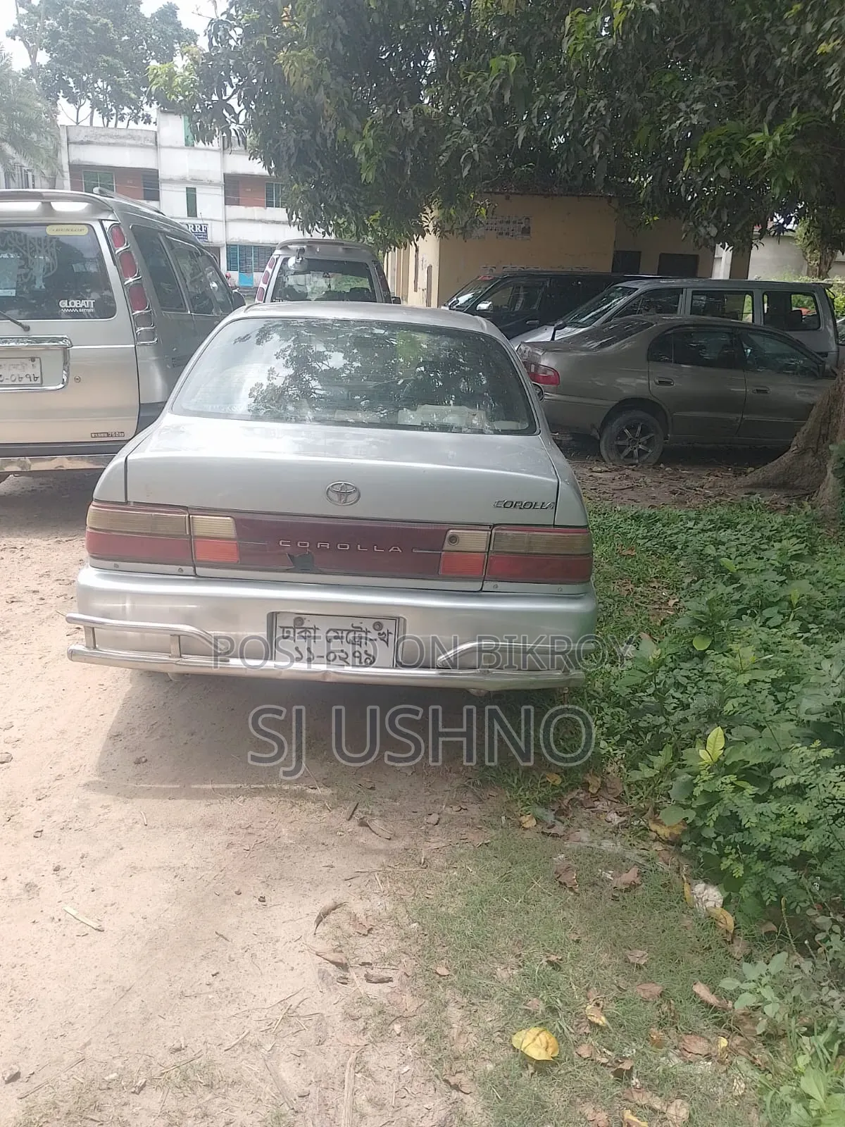 টয়োটা করোলা ১৯৯৭ সিলভার